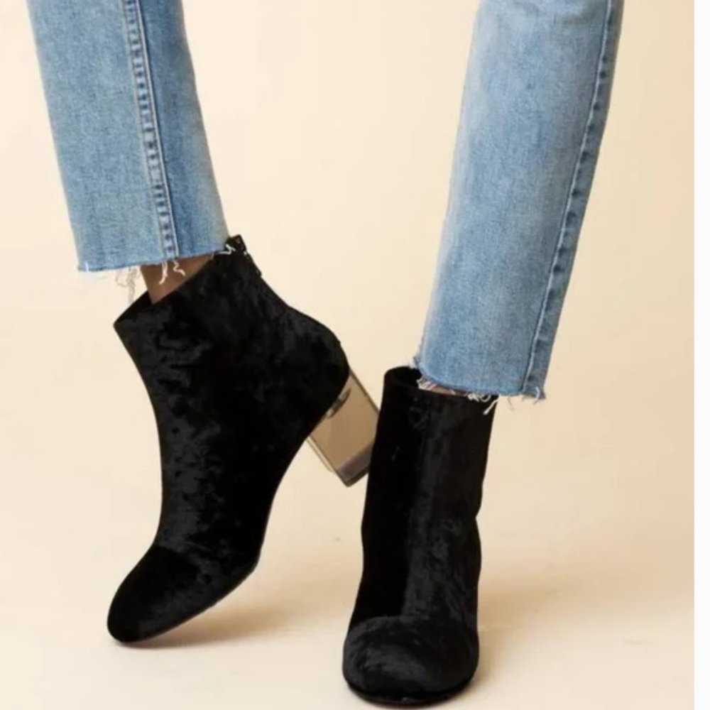 Rag and Bone Velvet boots size  7